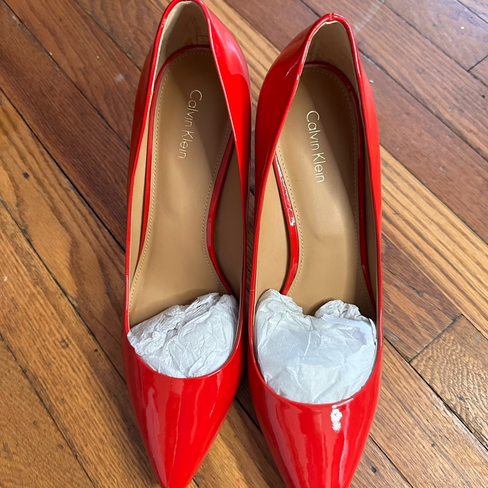Red Heels - Picture 3 of 6